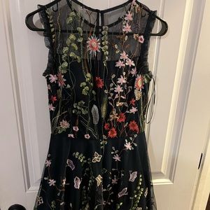 Worn 1x to a formal. Would be beautiful at a semi formal or a special date.